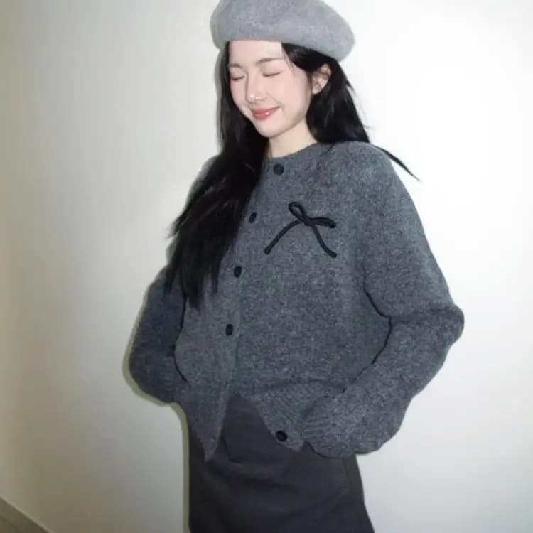 Cardigan tricoté rétro pour femmes, pull à nœud tridimensionnel, atmosphère d'hiver 2025