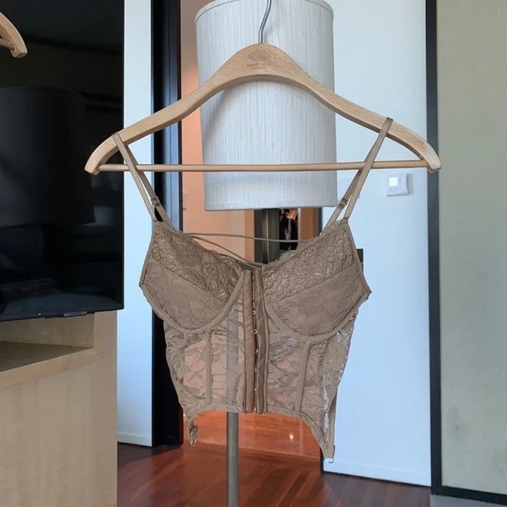 Débardeur sexy en dentelle à dos nu, fin, à bretelles irrégulières, sans manches