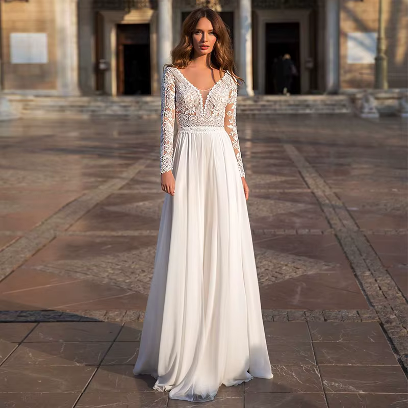 Robe de mariée en mousseline de soie à manches longues et col en V, appliques de dentelle boutonnée