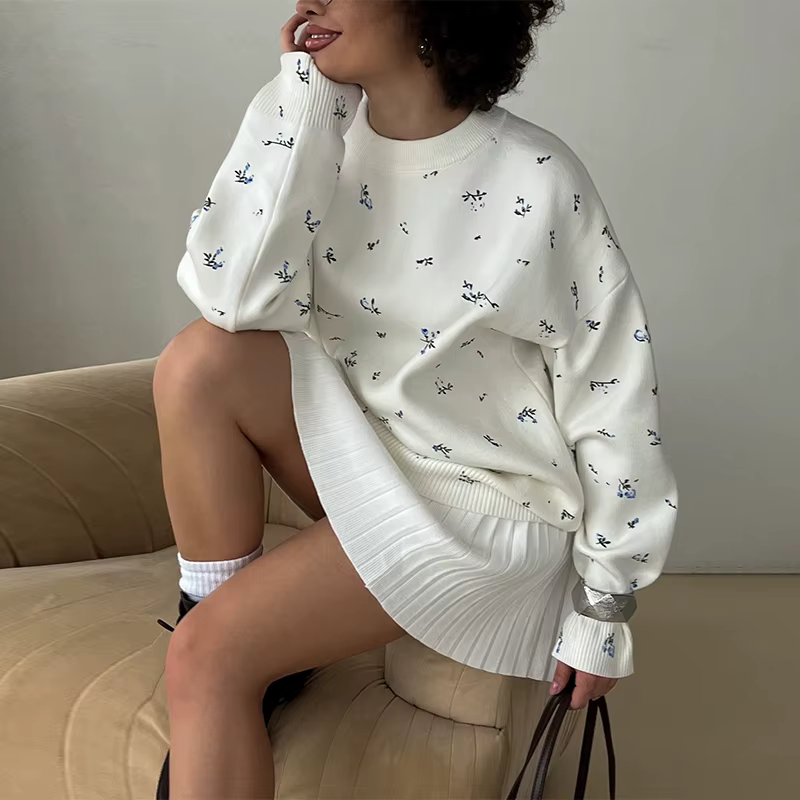 Chandails tricotés blancs pour femmes, imprimé Floral bleu, col rond, manches longues, hauts amples
