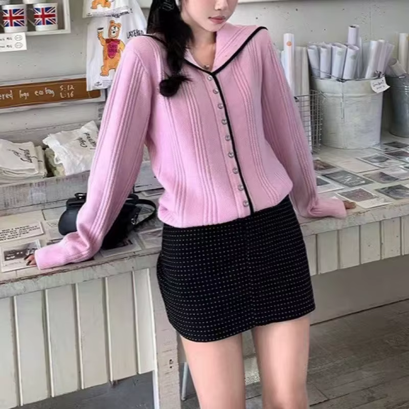 Pull Cardigan tricoté rose en automne avec un col bleu marine coréen, c'est un haut ample et amincis