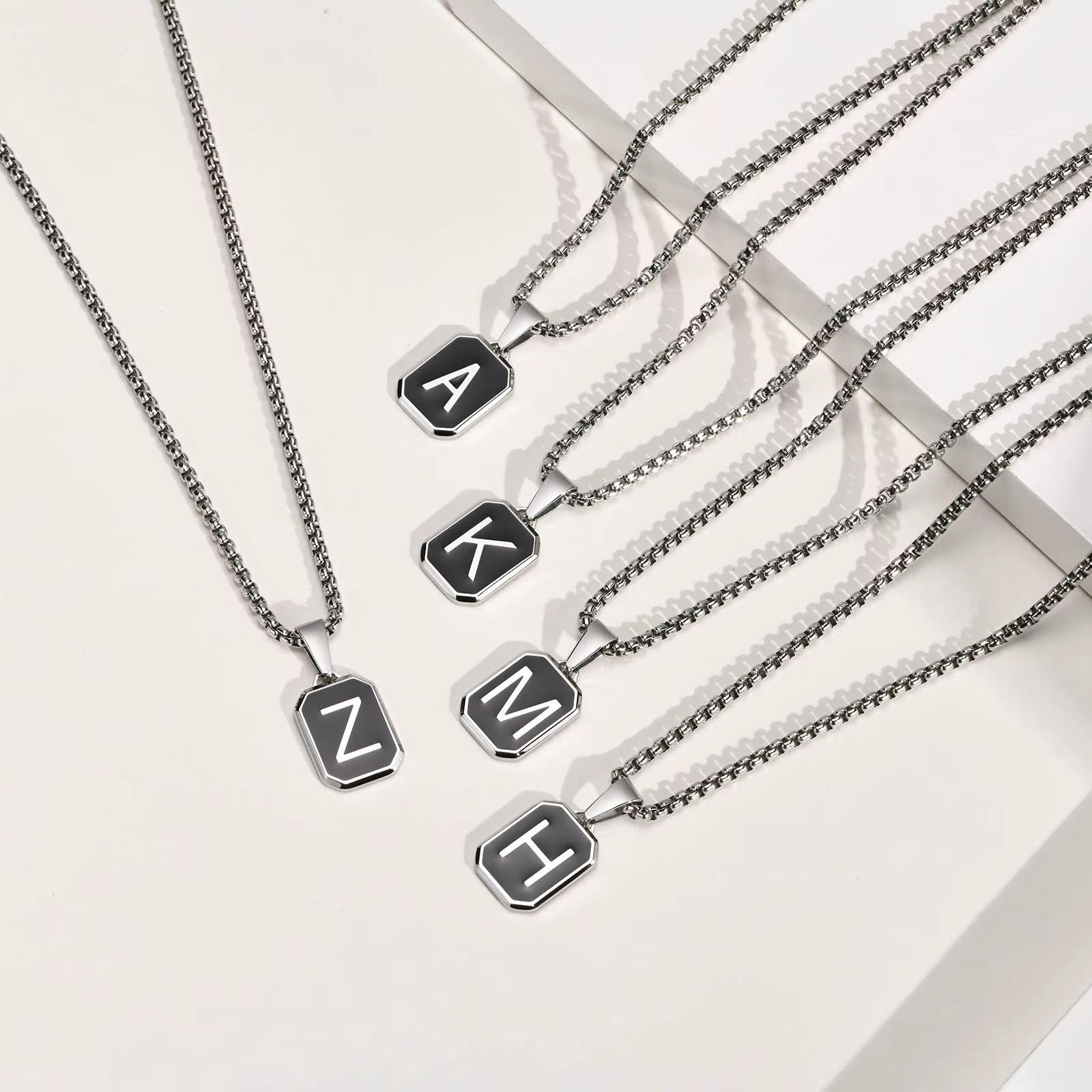 Colliers carrés avec initiales élégantes pour hommes et garçons, collier pendentif en acier inoxydab