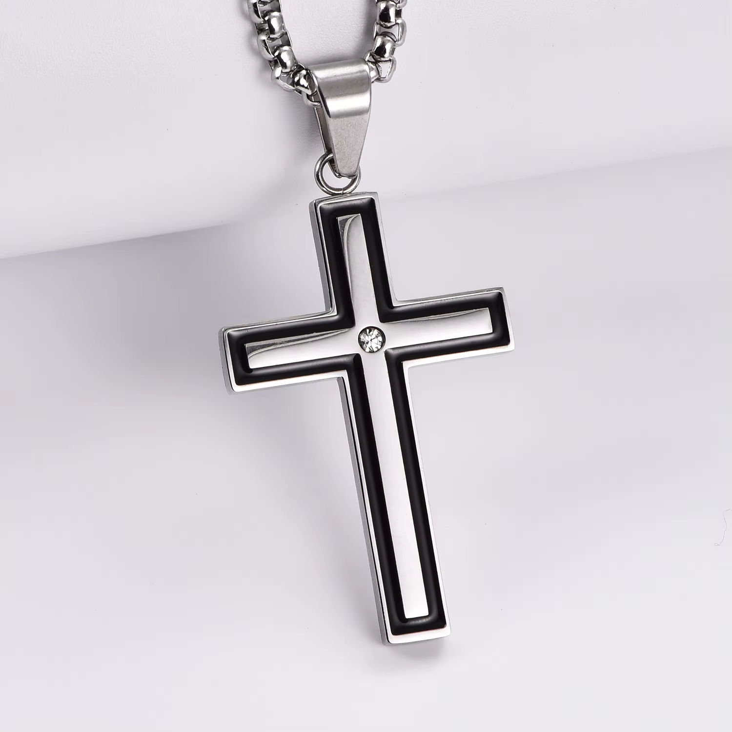 Colliers avec pendentifs en croix en acier inoxydable, incrustation de Center de Zircon, collier en