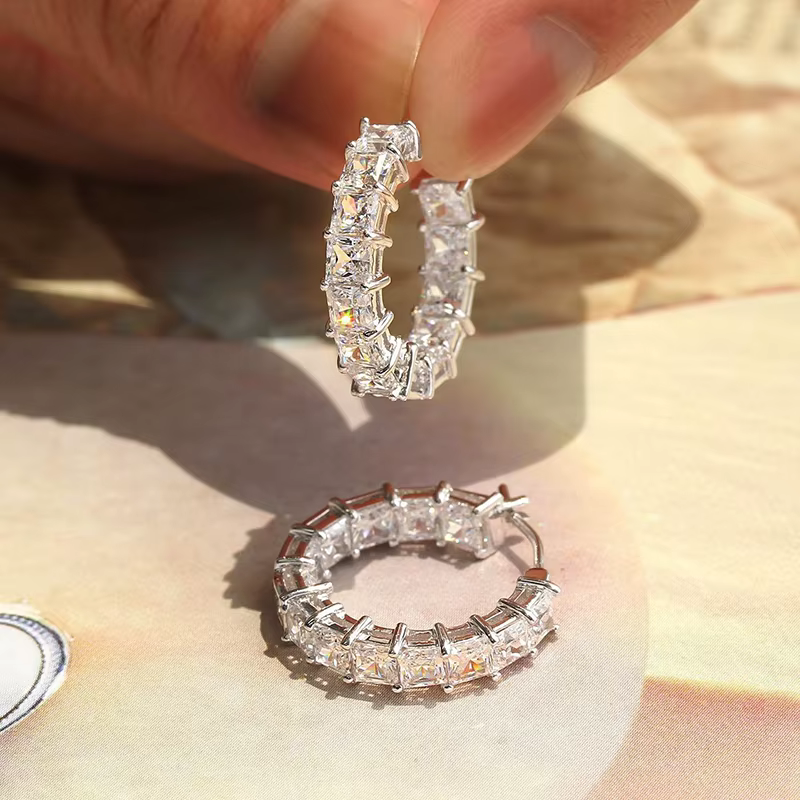 Huitan princesse carré cubique zircone boucles d'oreilles de luxe à la mode oreille cercle boucles d