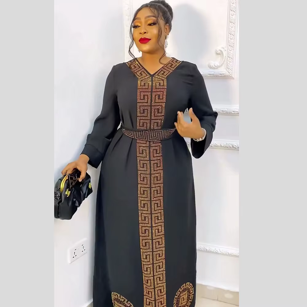 Robe de luxe élégante à col en V avec ceinture et strass, style ethnique