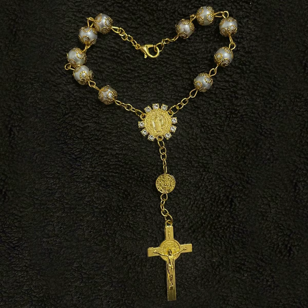 Collier chapelet pendentif croix - style religieux, accessoire élégant pour la décoration quotidienn