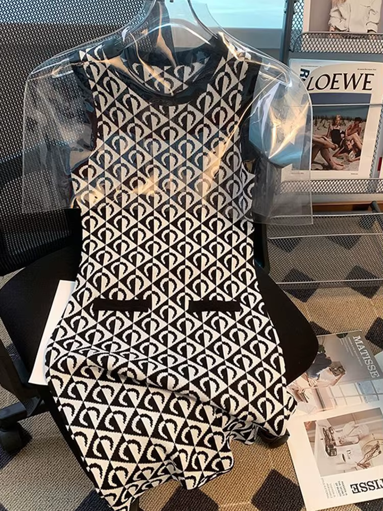 Robe tricotée sans manches coupe ajustée pour femme, style décontracté et élégant, polyvalente, avec