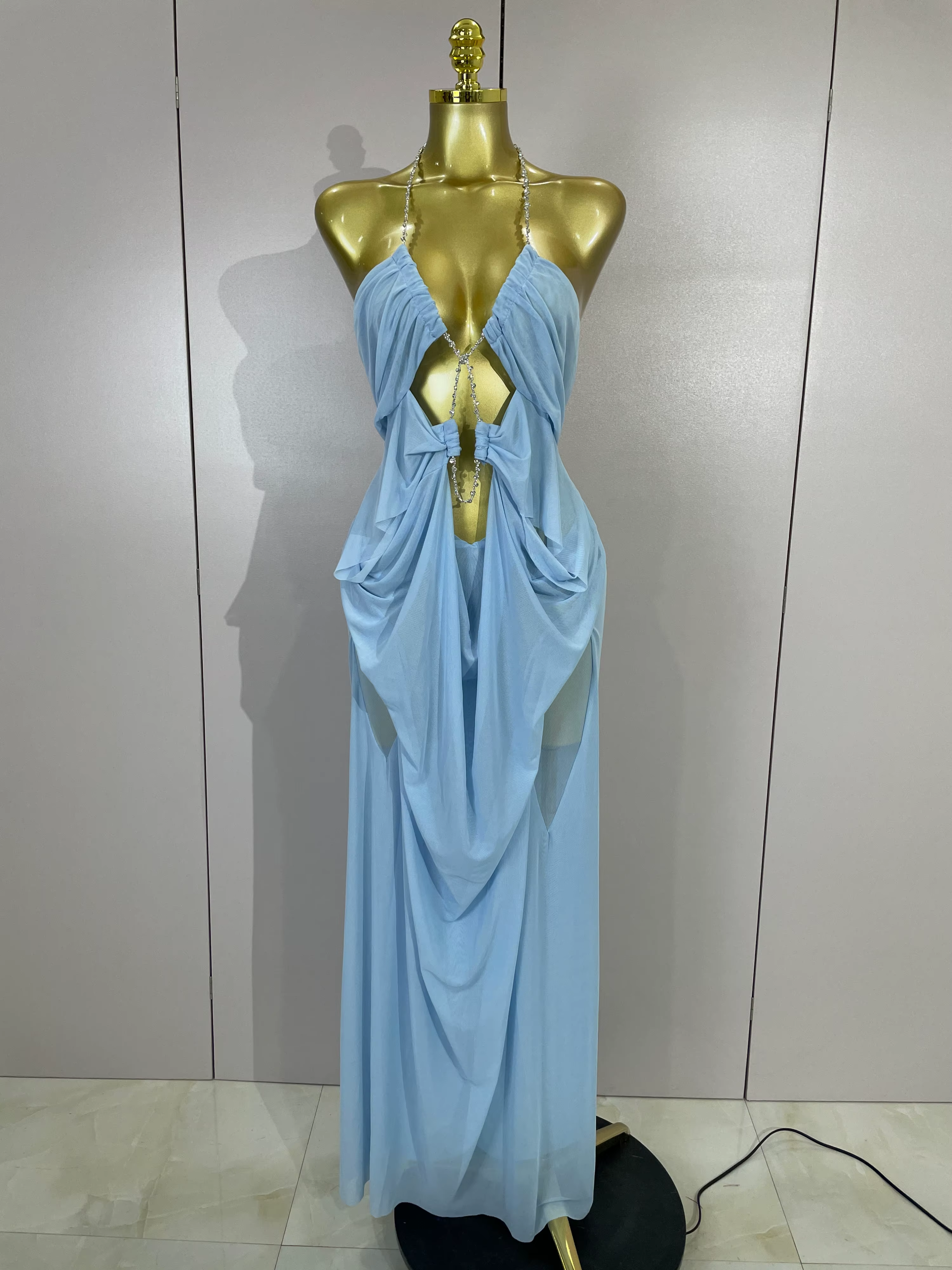 Robe longue élégante et luxueuse en maille transparente, sexy, à col halter, dos nu, sans manches, p