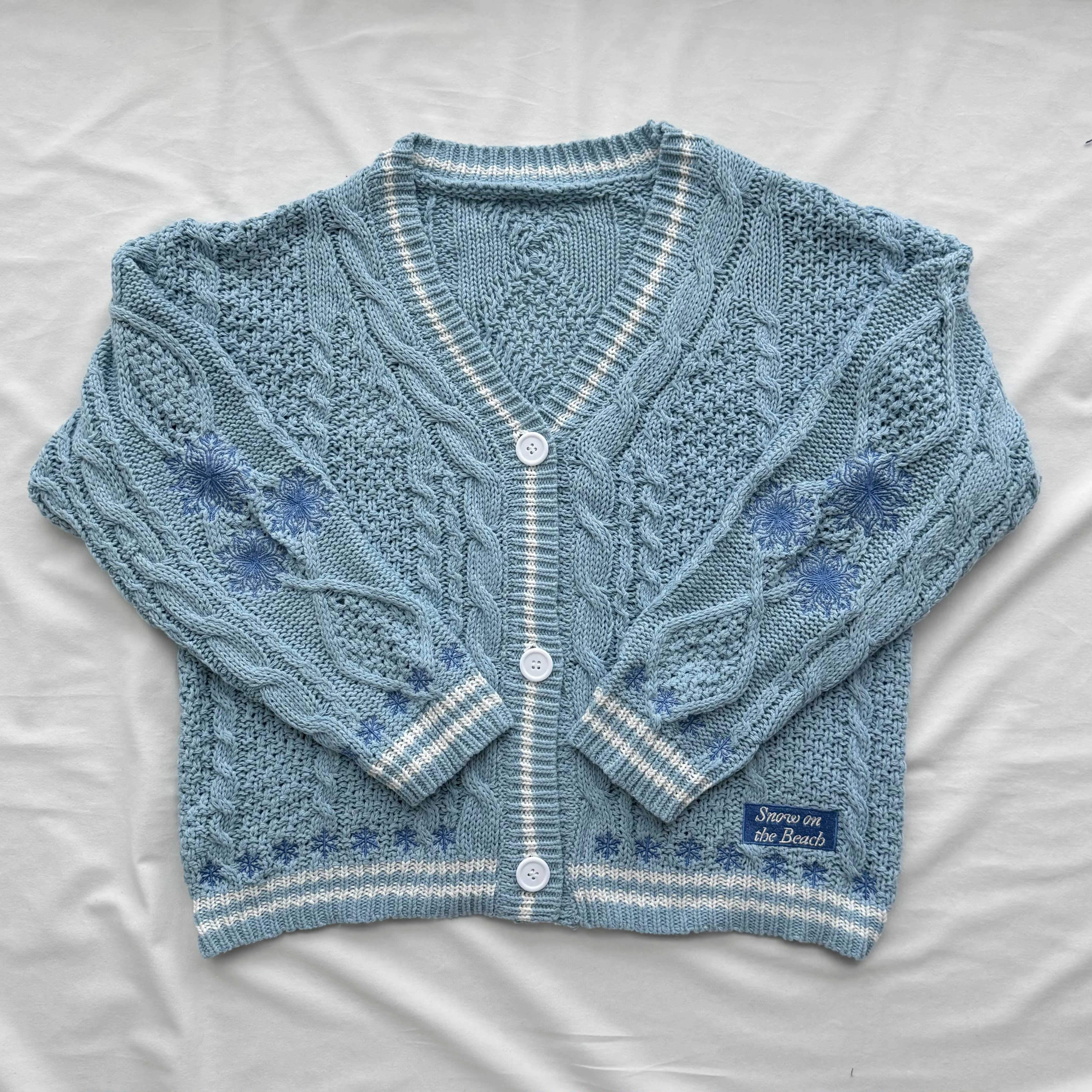 Cardigan Snow on The Beach pour femme, pull tricoté bleu clair avec ourlet brodé flocon de neige, vê