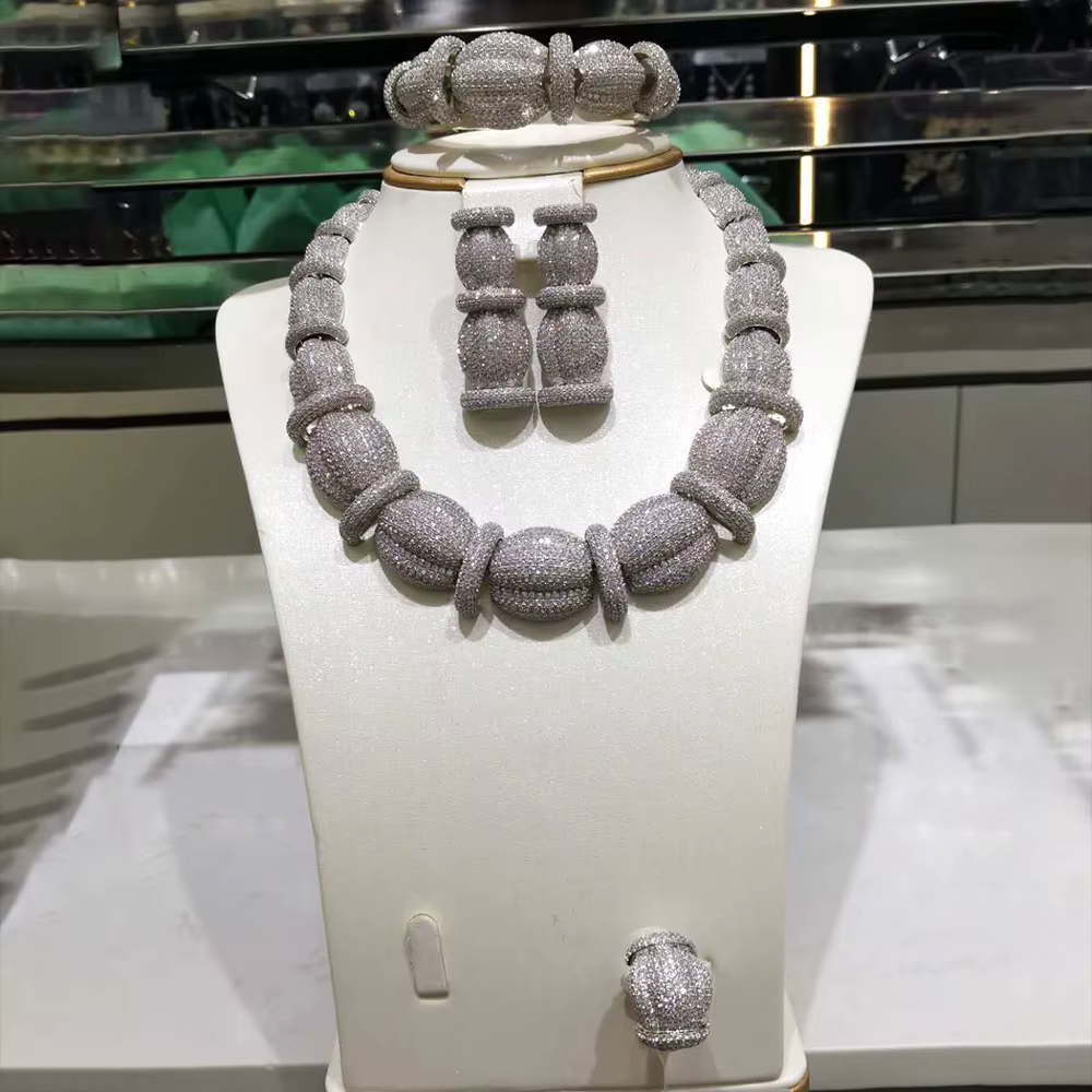 Ensemble de bijoux en maille dorée brillante de haute qualité, nouvelle mode, exquis – Collier ras d