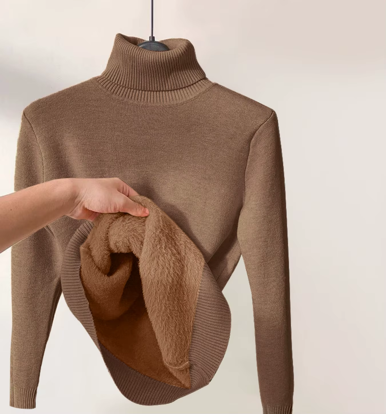 Pull en tricot thermique doublé de polaire à col roulé pour femme, couleur camel, confortable pour l