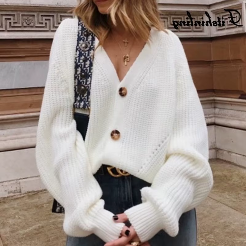 Pull décontracté pour femme avec boutons de couleur unie en automne et en hiver 2025