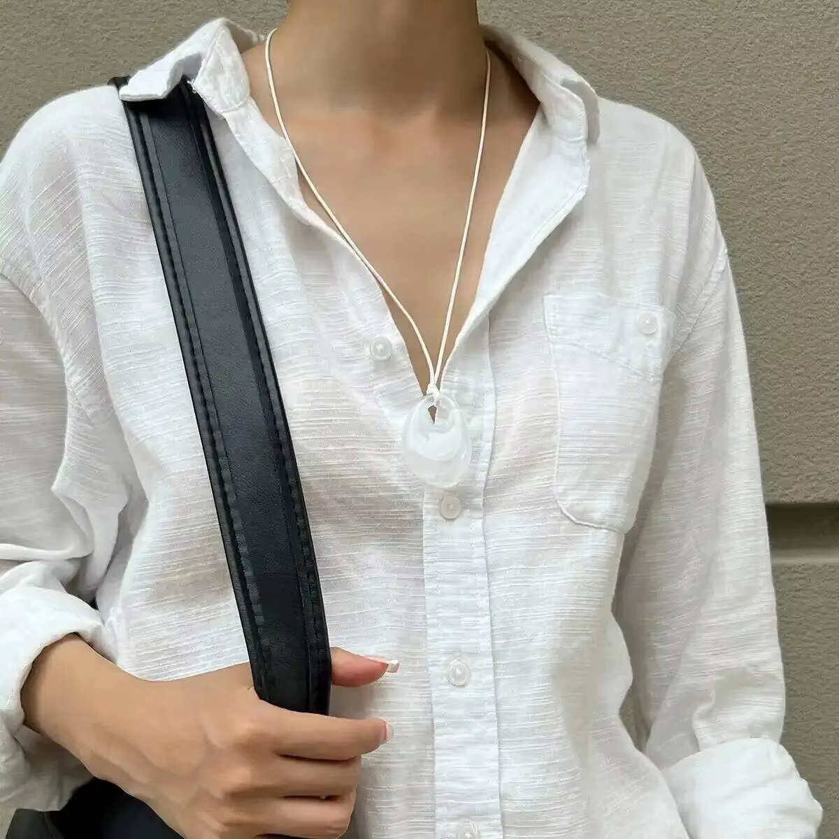 Lacteo 4 couleurs mode Simple irrégulière rouge résine pendentif collier pour les femmes 2025 nouvea