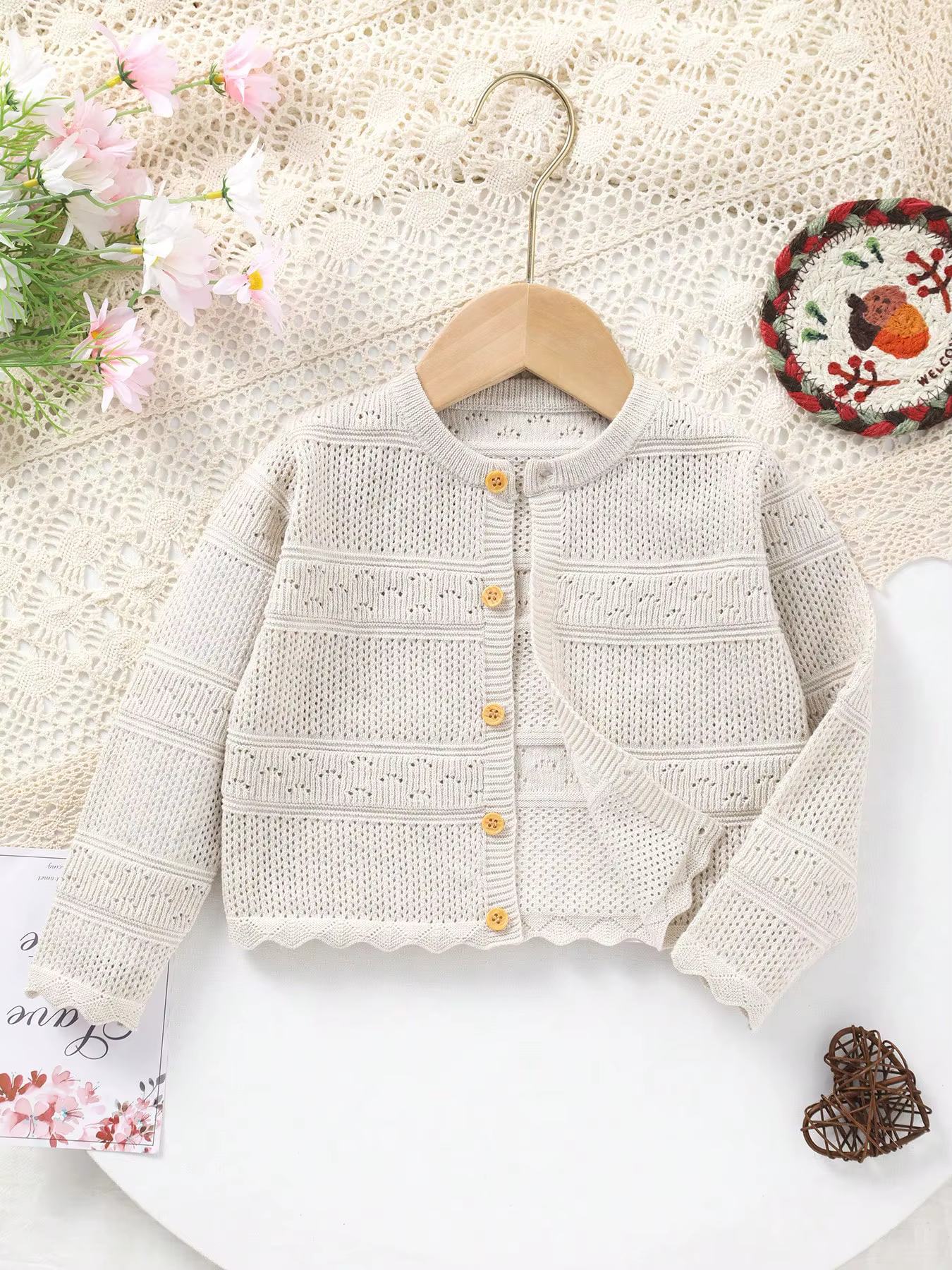 Cardigan en tricot à col rond pour bébés filles, design ajouré élégant et mignon, vintage et raffiné
