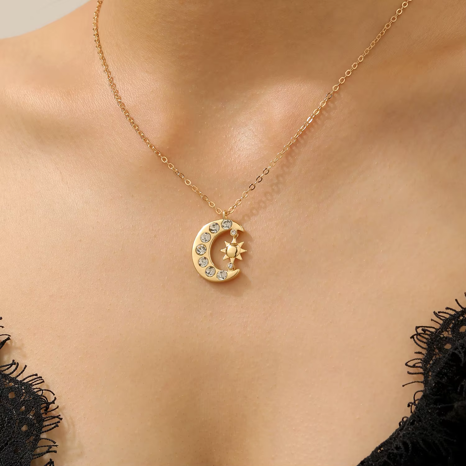Collier Pendentif Lune et Soleil en Zircon pour Femme et Homme, Chaîne de Clavicule Exquise, Style V