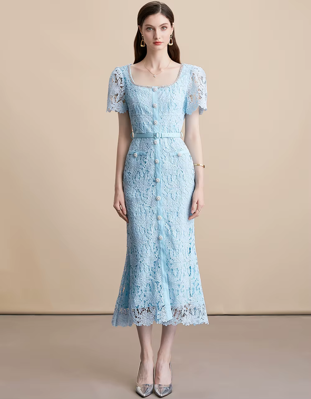 Robe de luxe pour femme à col carré en dentelle soluble, avec boutons en strass, broderie florale aj
