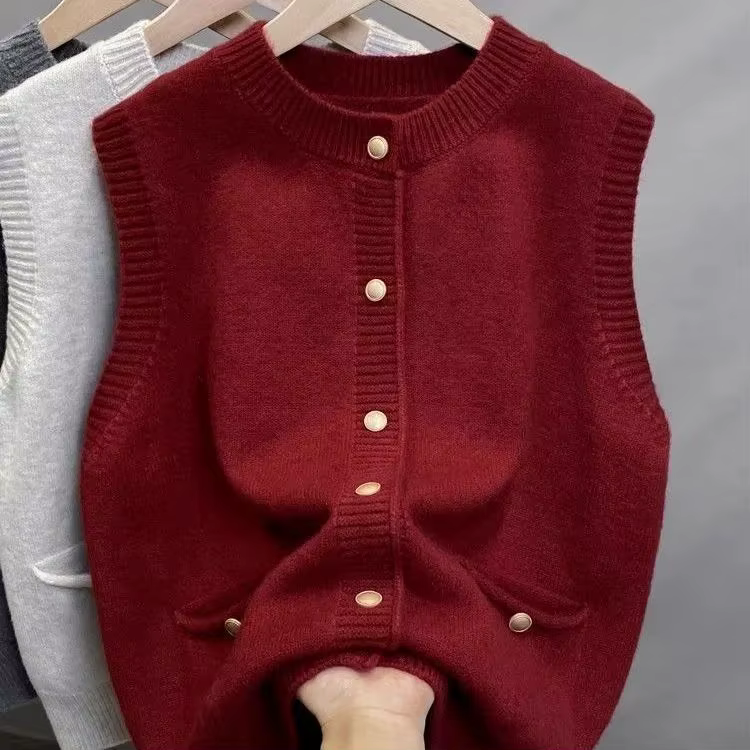 Pull tricoté gilet femmes boucle dorée col rond sans manches Chic rouge tricot pulls doux élégant pu