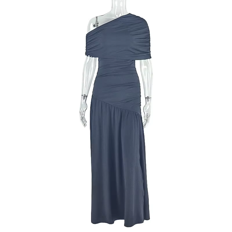 Robe longue asymétrique plissée à col diagonal et manches courtes pour femme, couleur unie