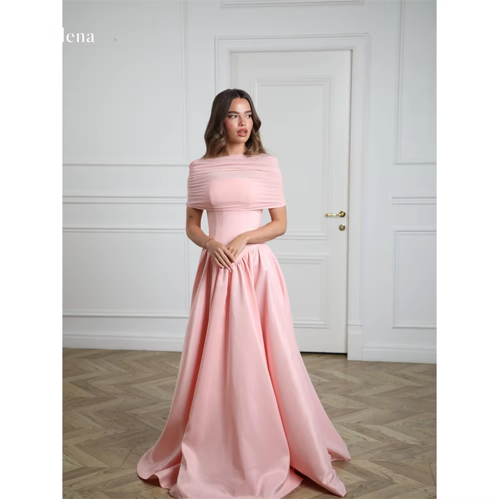 Robe de soirée élégante rose en satin Elena, coupe trapèze, épaules dénudées, plissée et froncée, pe