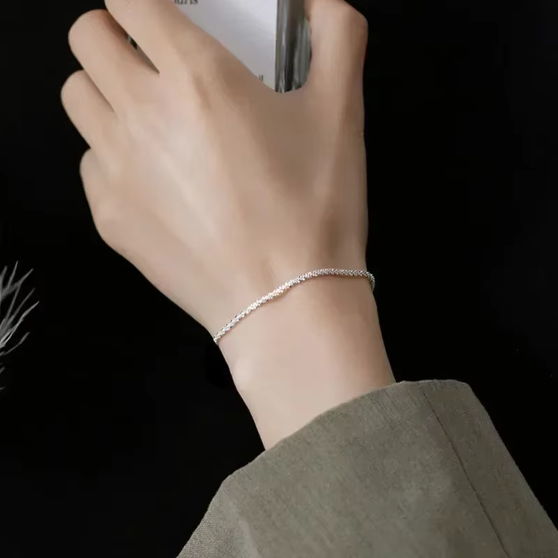 Collier ras du cou en chaîne de clavicule pour femmes, couleur argent scintillant, bijoux sur le cou