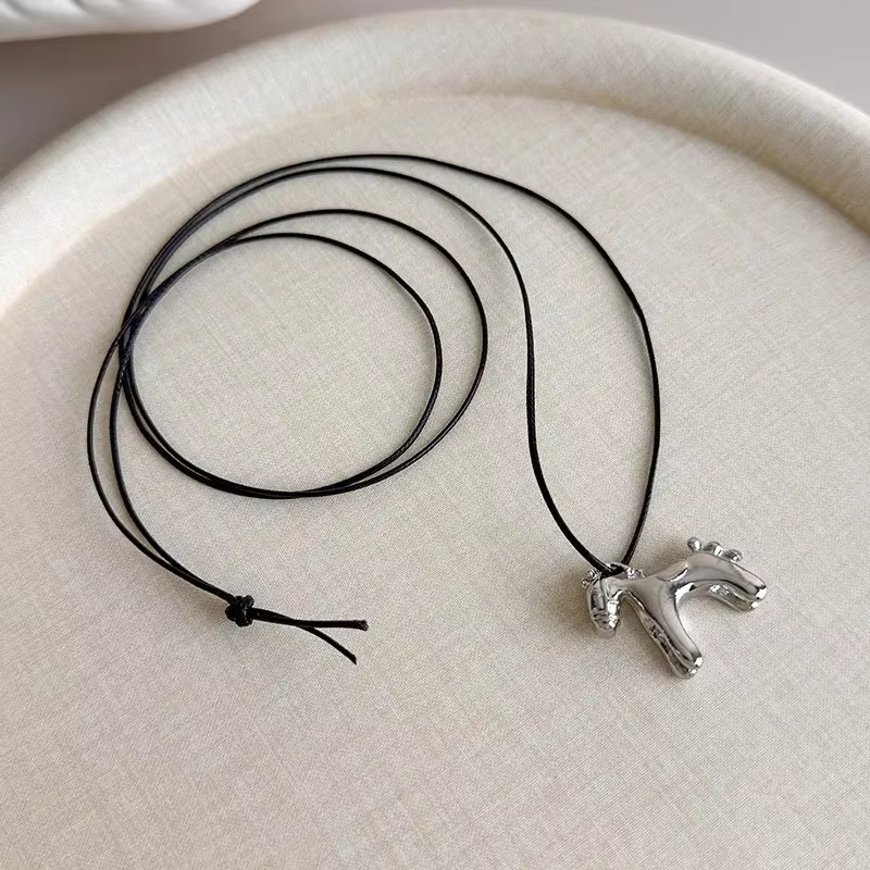 Collier Long avec pendentif cheval coloré pour femmes, chaîne de pull réglable, bijoux, accessoires