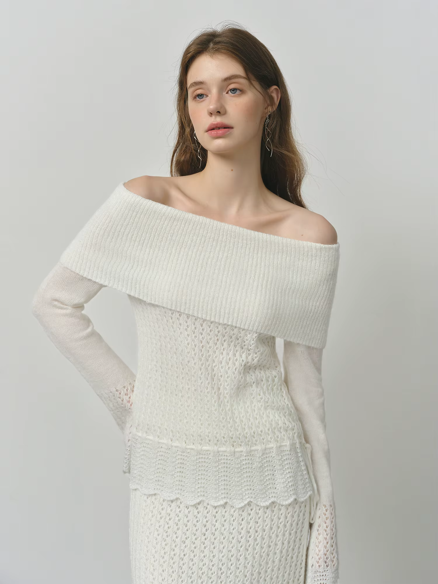 FSLE – costume tricoté féerique blanc à une épaule pour femme, pull tricoté en laine creuse, nouvell