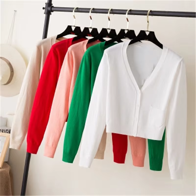 Cardigan court col en V pour femmes
