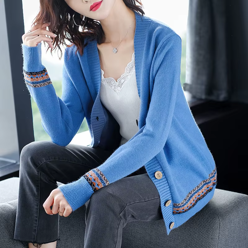 Petit pull tricoté en Jacquard à col en v pour femme