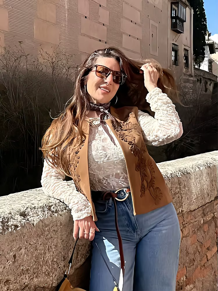Été élégant femmes col rond broderie Design Vintage gilet haut femme solide sans manches décontracté Style de rue