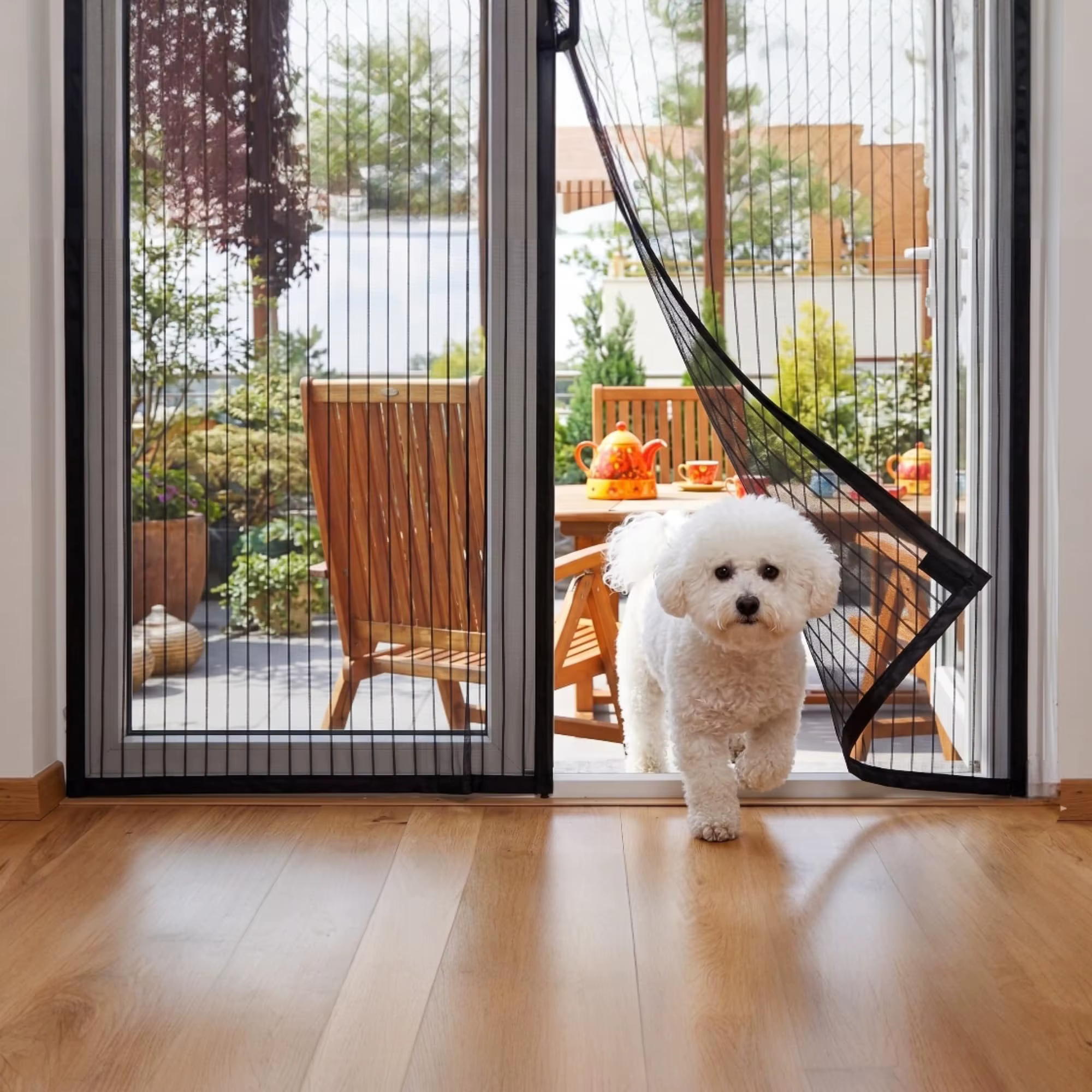 Les rideaux en maille magnétique sont faciles à installer en été, adaptés à une variété de pièces et de types de portes.