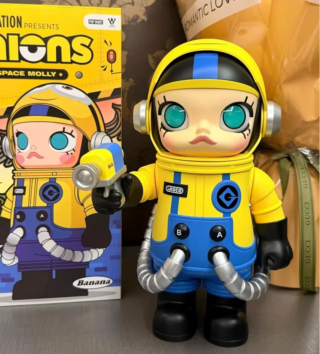 POP MART Giant Space Molly 400% Series, figurine d'action d'anime en édition limitée, ornement décoratif, cadeau de Noël à collectionner