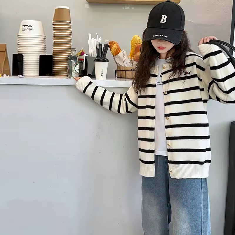 Cardigan à rayures au crochet pour enfants, tricots élégants, pull décontracté pour bébé, haute qualité, nouveau, printemps
