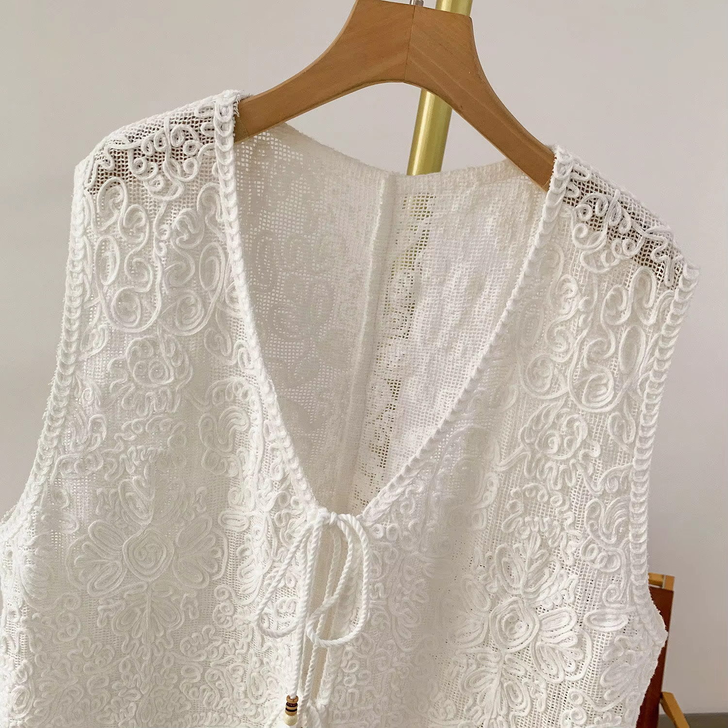 Gilet en crochet à nouer devant pour femme
