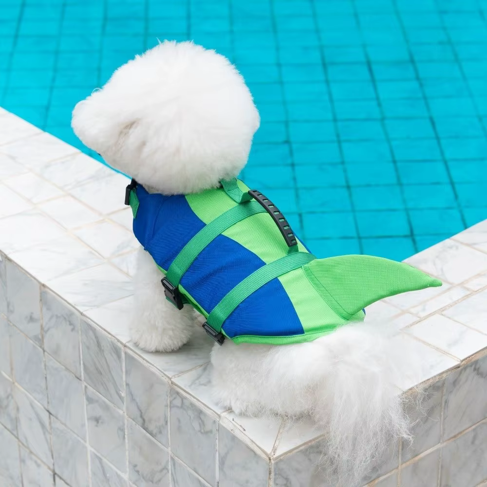 Gilet de sauvetage pour chien en forme de requin, flottabilité supérieure, veste de sauvetage réglable pour animaux de compagnie, haute visibilité, résistant aux déchirures, combinaison de natation po