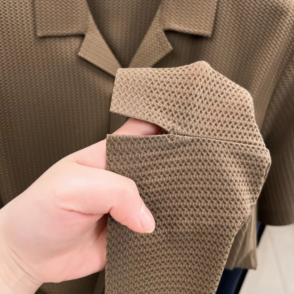 Chemise Polo Homme à Col Cubain Manches Courtes en Tissu Texturé Ananas Respirant Extensible pour l'Été 2026
