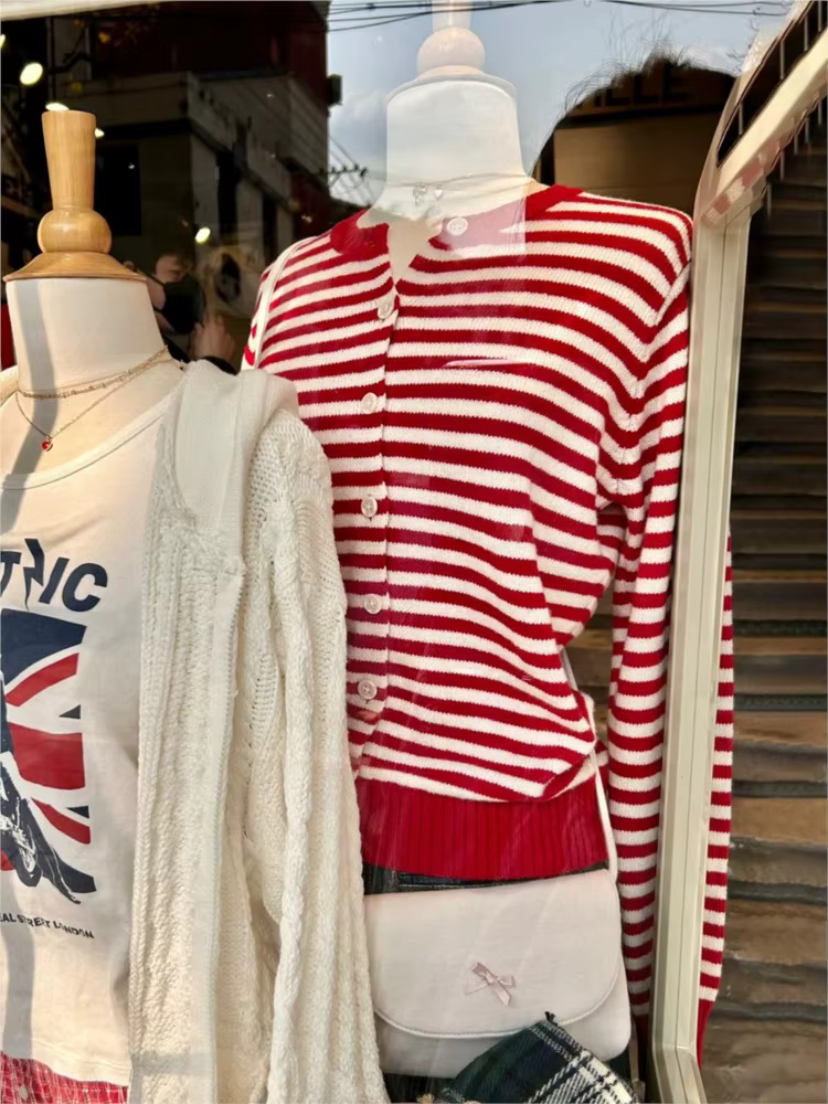 Pull cardigan rayé rouge doux pour femme