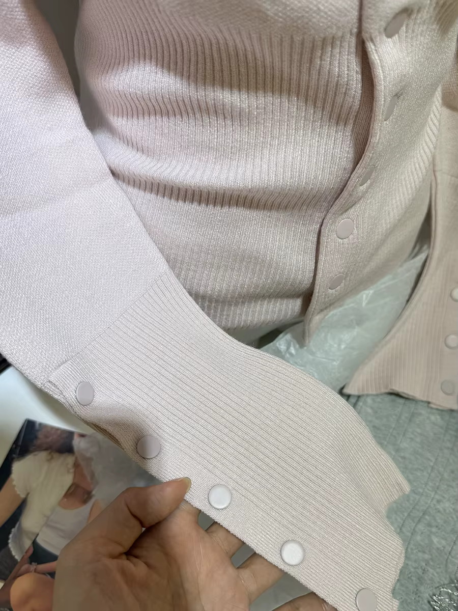 Cardigan tricoté à manches longues en coton torsadé rose pour femmes