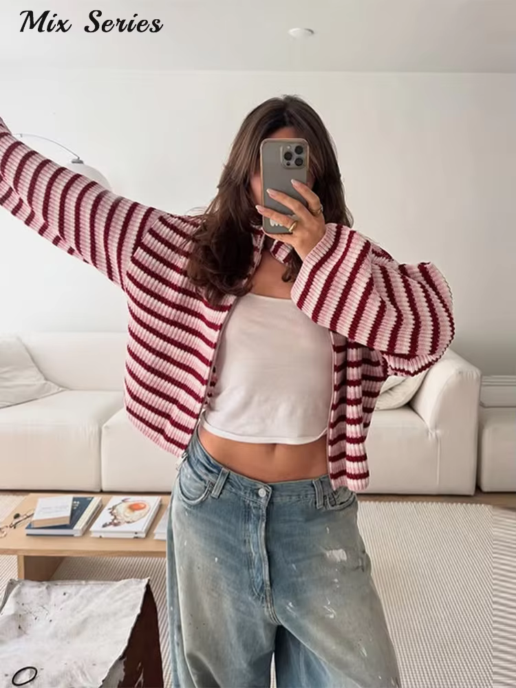 Pull côtelé tricoté à col roulé pour femme