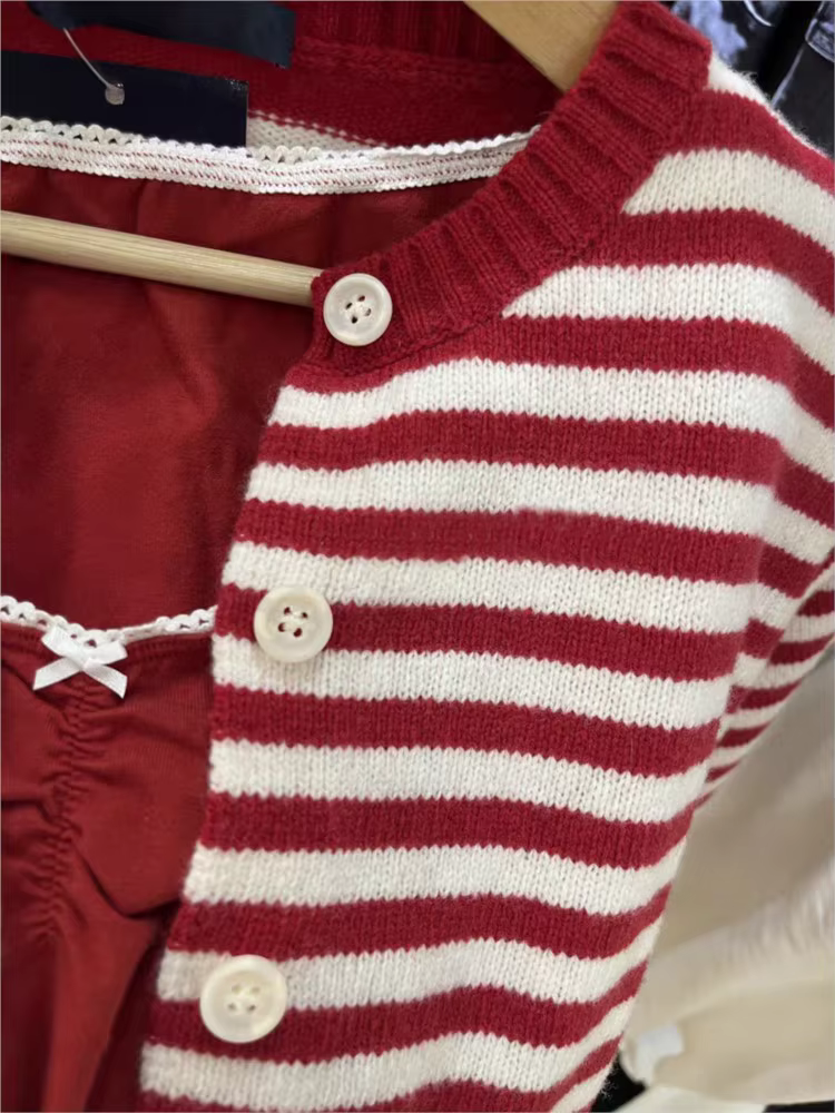 Pull cardigan rayé rouge doux pour femme