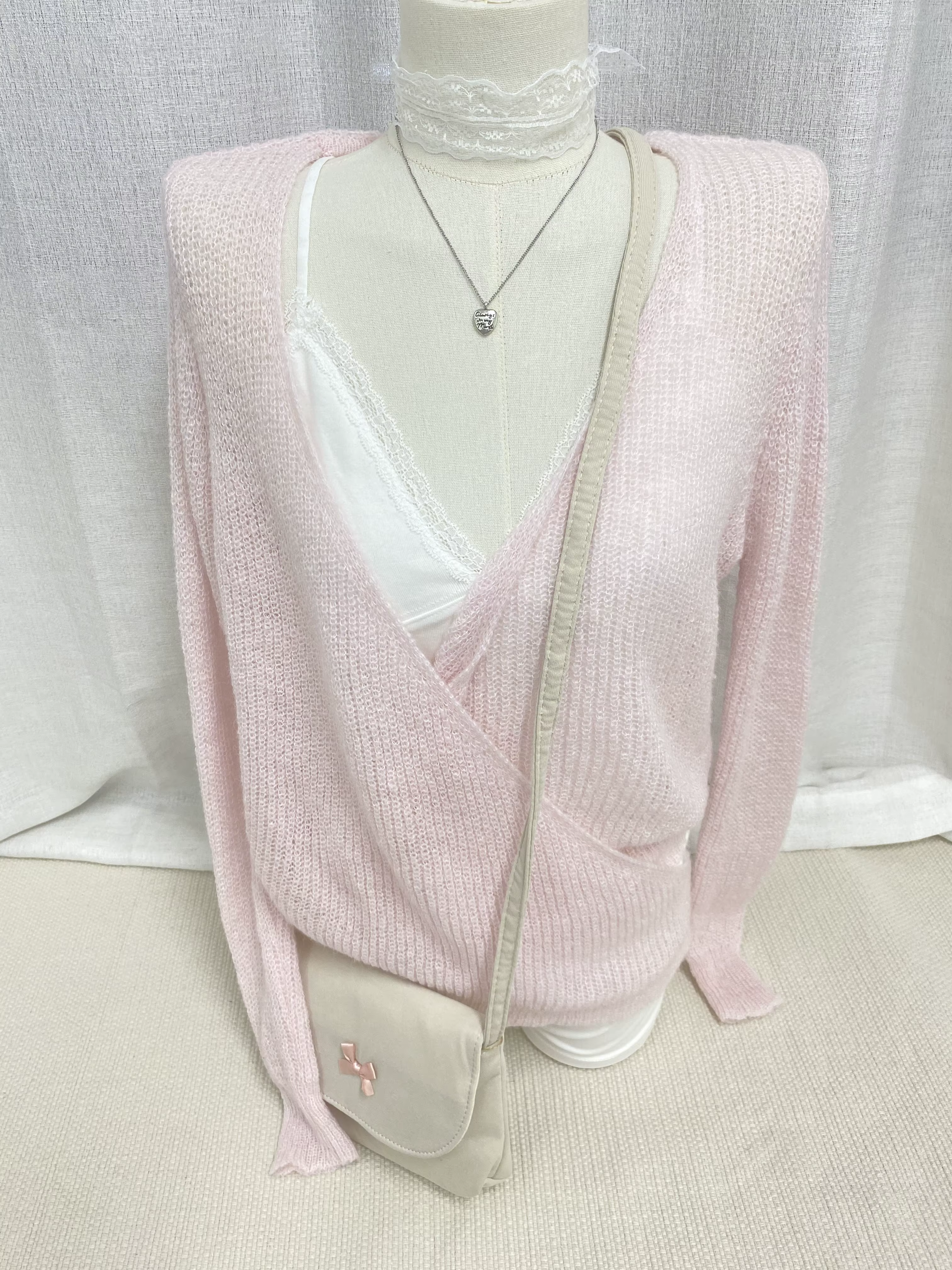 Pull en mohair rose doux à lacets pour femmes