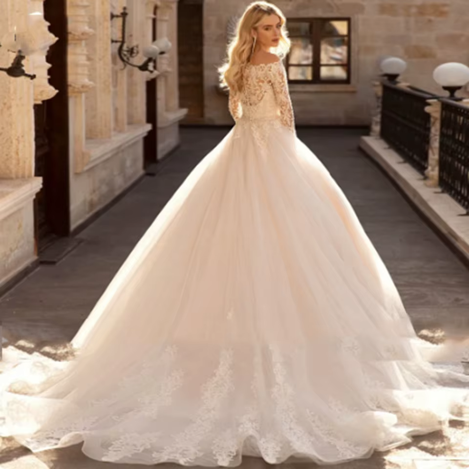 Robes de mariée vintage sexy à col bateau, manches longues, en dentelle, longueur au sol, avec ceinture appliquée, traîne courte, coupe A, 2026