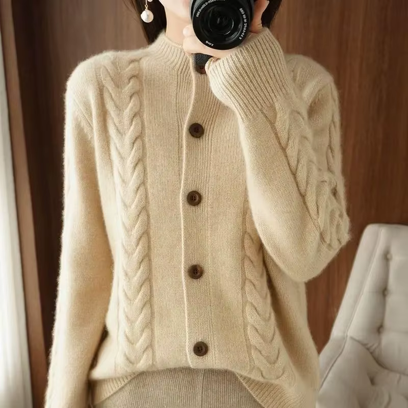 Cardigan tricoté torsadé à col mi-haut pour femme