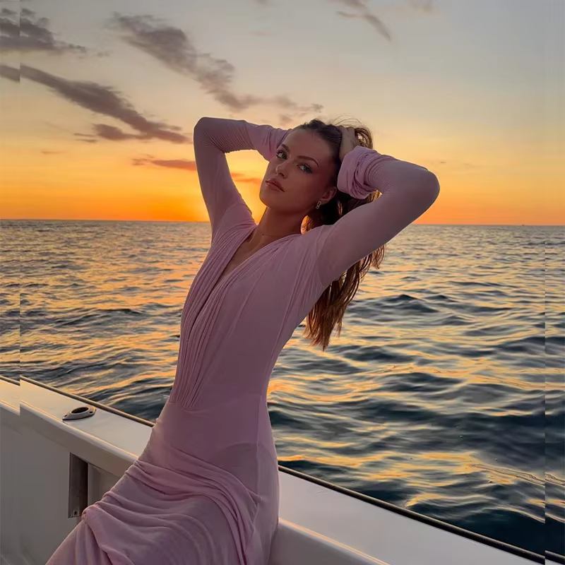 Robe longue sexy en maille transparente à manches longues pour femme, col en V profond, robe de soirée élégante, froncée, coupe ajustée, pour club et plage