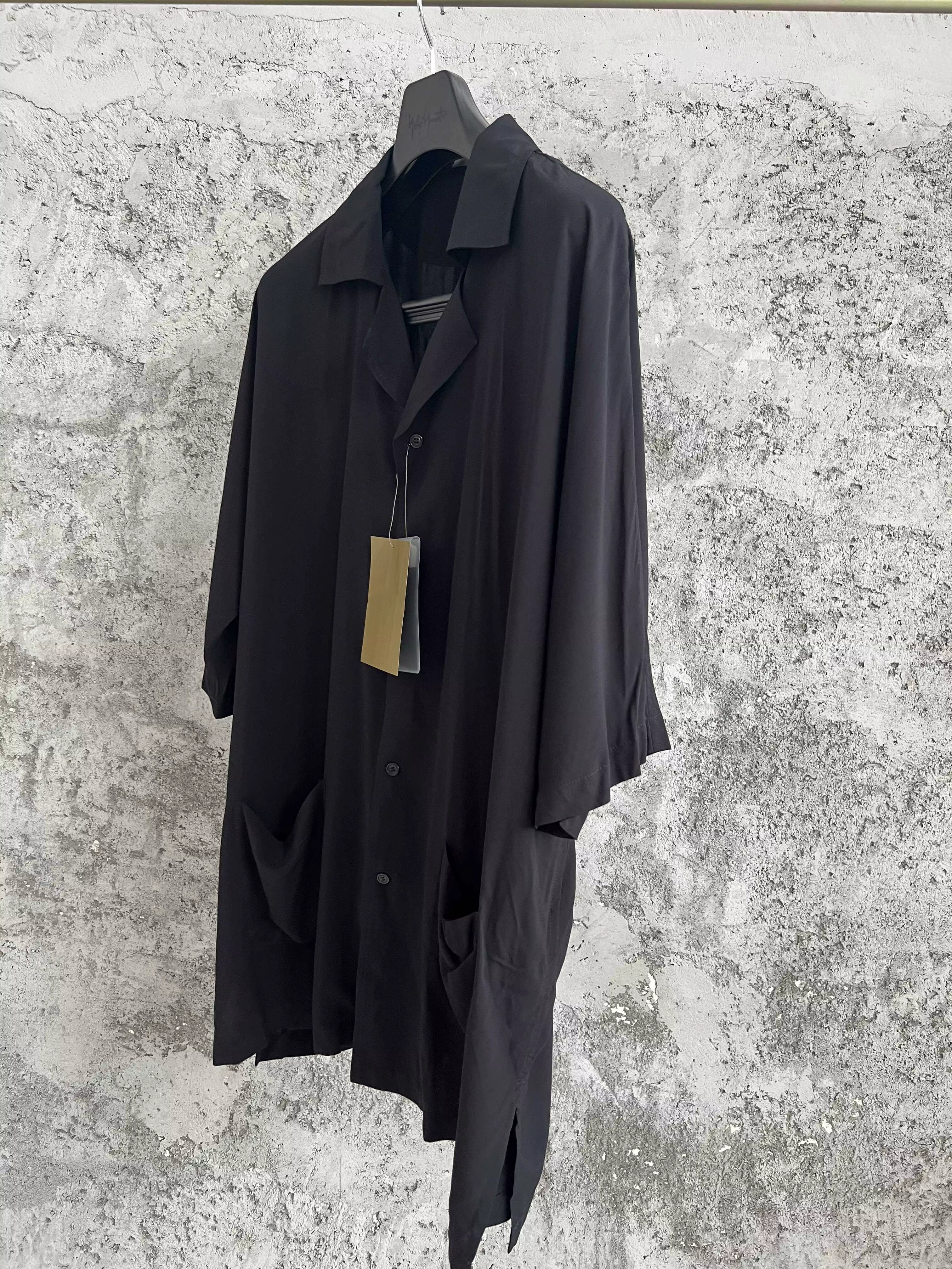 Chemise fine à manches courtes et col cubain foncé pour hommes, grande manche cinq-quarts