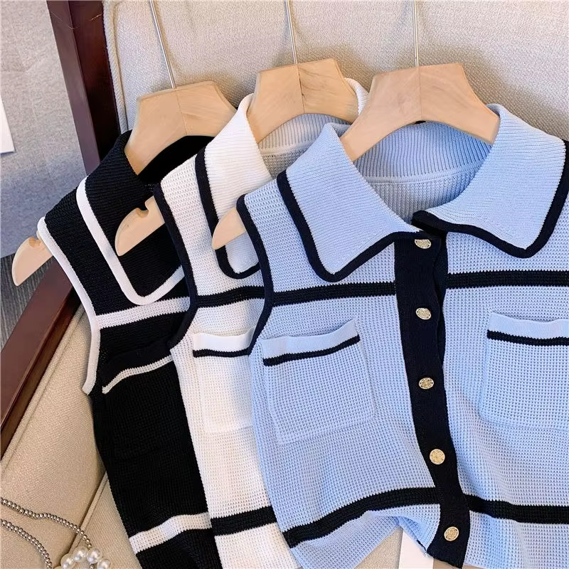 Débardeur tricoté court sans manches à col polo et boutons dorés pour femme et adolescente