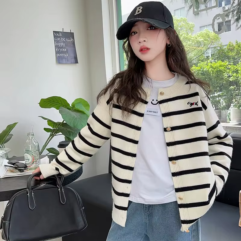 Cardigan à rayures au crochet pour enfants, tricots élégants, pull décontracté pour bébé, haute qualité, nouveau, printemps