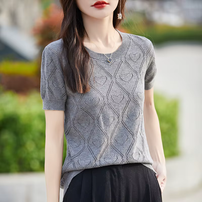 Pull à manches courtes et col rond pour femme