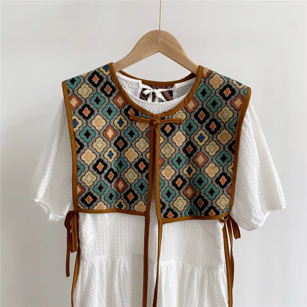 Gilets brodés à lacets pour femmes