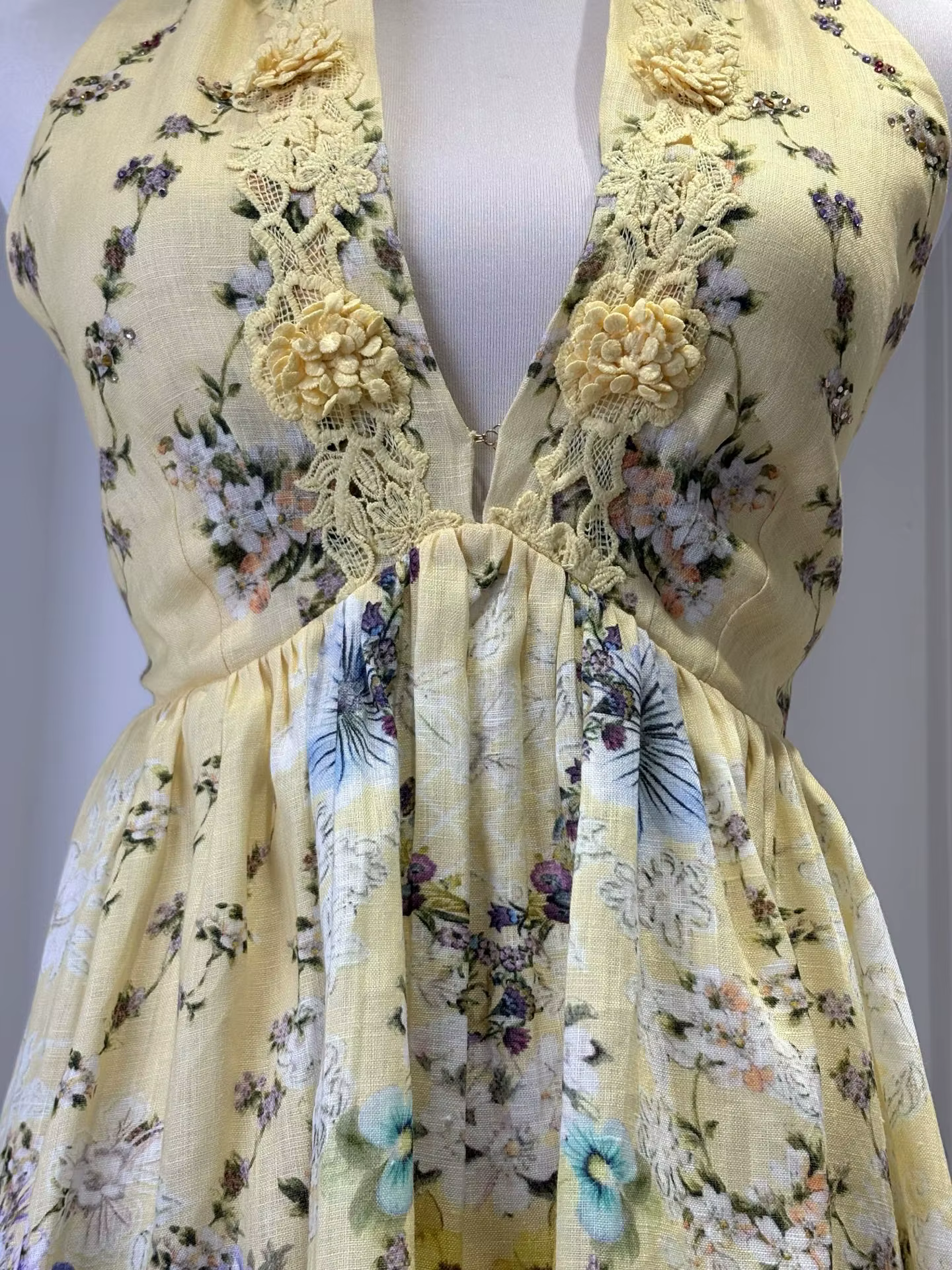Robe Courte Femme en Lin Brodé Floral