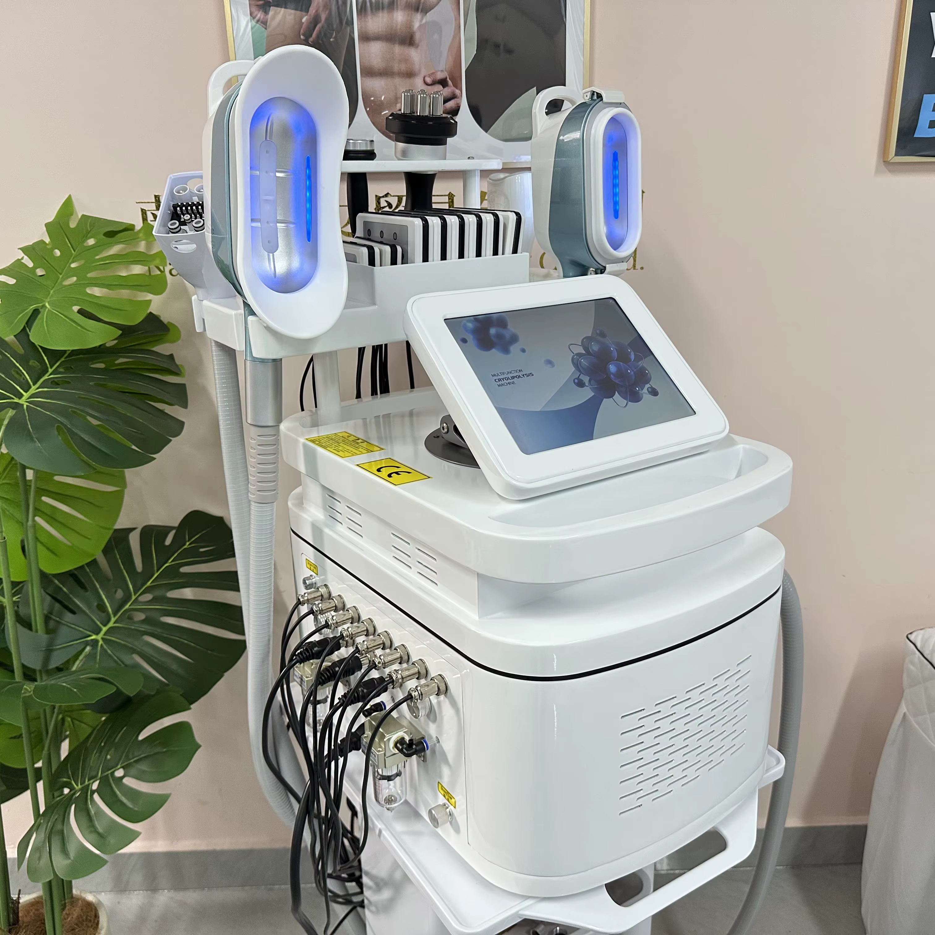 360 °   Contouring corporel par cryolipolyse pour une réduction efficace de la graisse et de la cellulite grâce à la technologie de cavitation sous vide